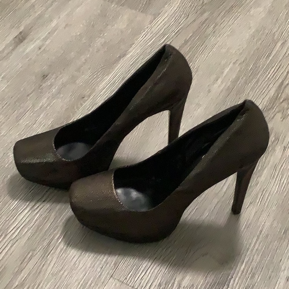 Jessica Simpson Women's Close Toe Heels